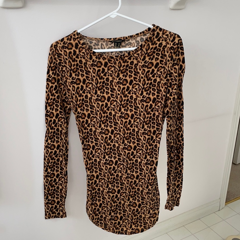 🌸2 for $15🌸 Leopard Top